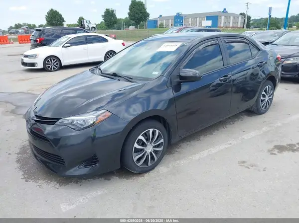2T1BURHE3HC802741 2017 TOYOTA COROLLA - Image 2
