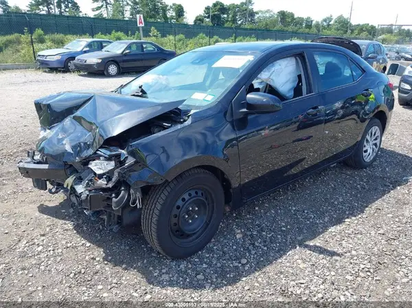 2T1BURHE3HC811133 2017 TOYOTA COROLLA - Image 2