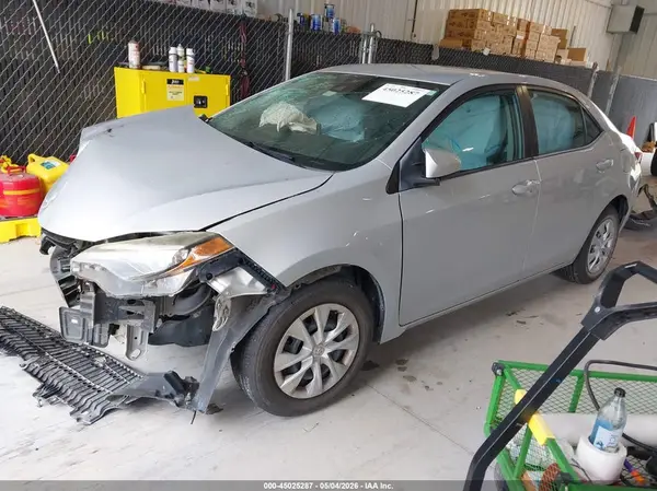 2T1BURHE3HC811438 2017 TOYOTA COROLLA - Image 2
