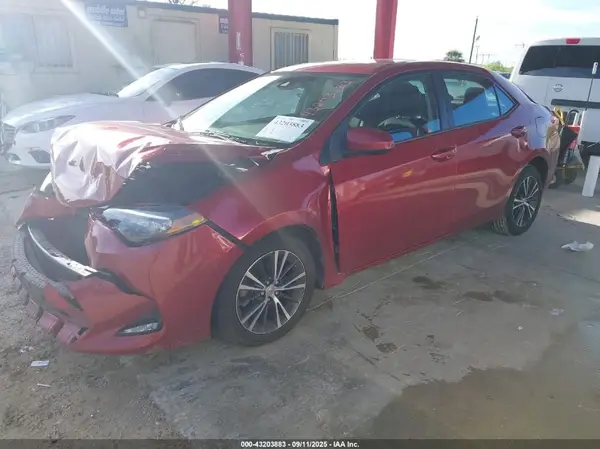 2T1BURHE3HC811858 2017 TOYOTA COROLLA - Image 2