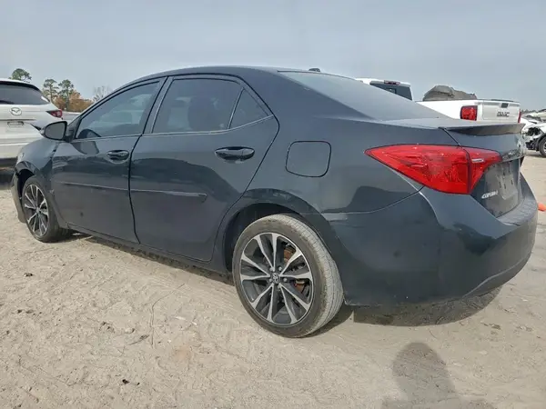 2T1BURHE3HC814758 2017 TOYOTA COROLLA - Image 2