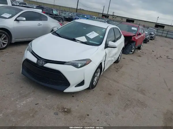 2T1BURHE3HC817014 2017 TOYOTA COROLLA - Image 2