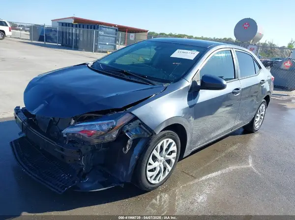 2T1BURHE3HC828238 2017 TOYOTA COROLLA - Image 2