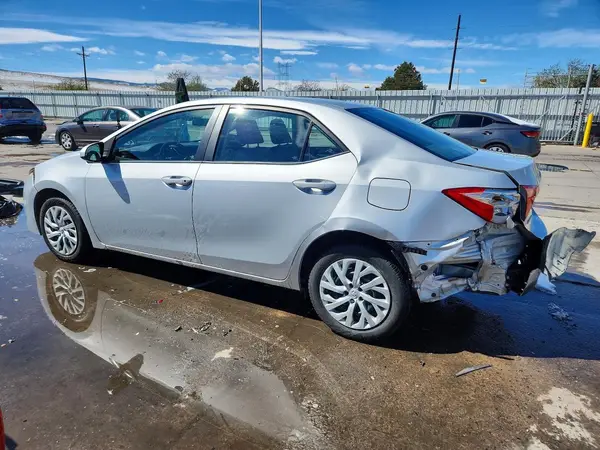 2T1BURHE3HC833195 2017 TOYOTA COROLLA - Image 2