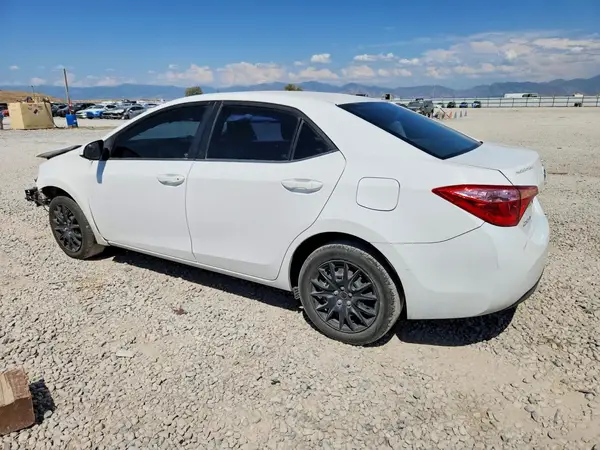 2T1BURHE3HC843743 2017 TOYOTA COROLLA - Image 2