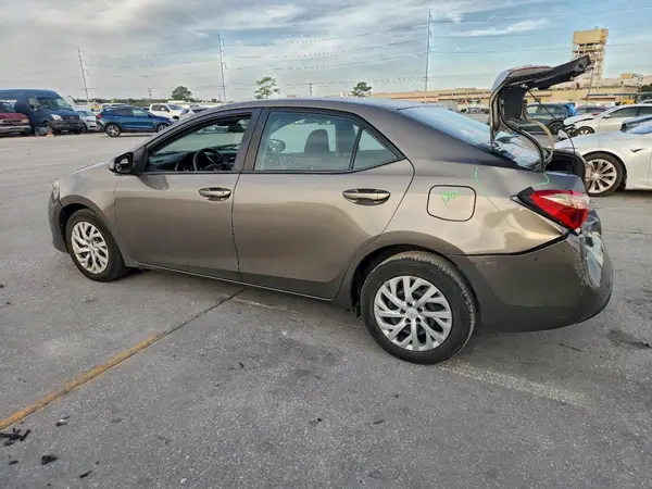 2T1BURHE3HC849428 2017 TOYOTA COROLLA - Image 2