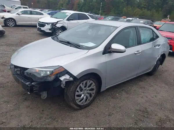 2T1BURHE3HC857772 2017 TOYOTA COROLLA - Image 2