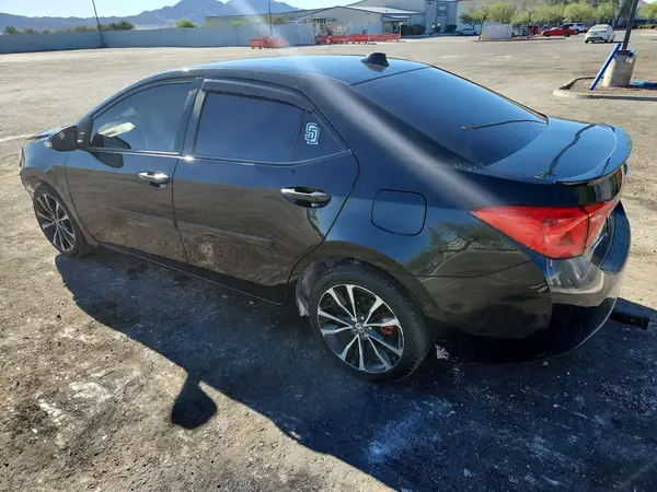 2T1BURHE3HC860039 2017 TOYOTA COROLLA - Image 2