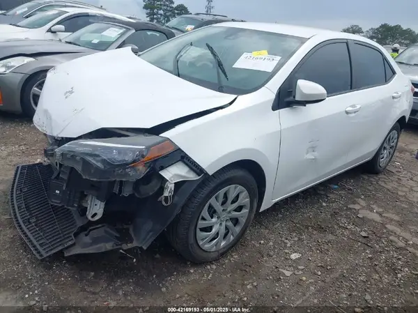 2T1BURHE3HC863510 2017 TOYOTA COROLLA - Image 2