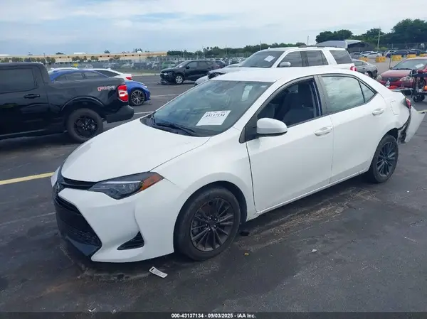 2T1BURHE3HC864818 2017 TOYOTA COROLLA - Image 2
