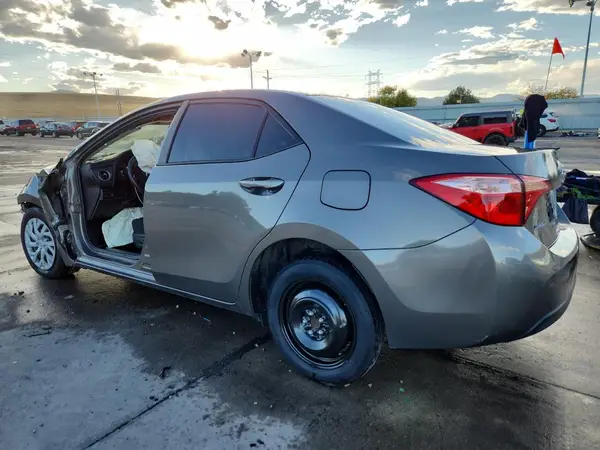 2T1BURHE3HC872675 2017 TOYOTA COROLLA - Image 2