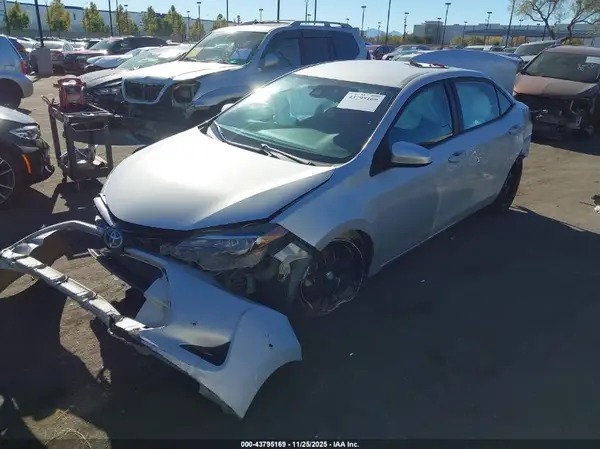 2T1BURHE3HC875219 2017 TOYOTA COROLLA - Image 2