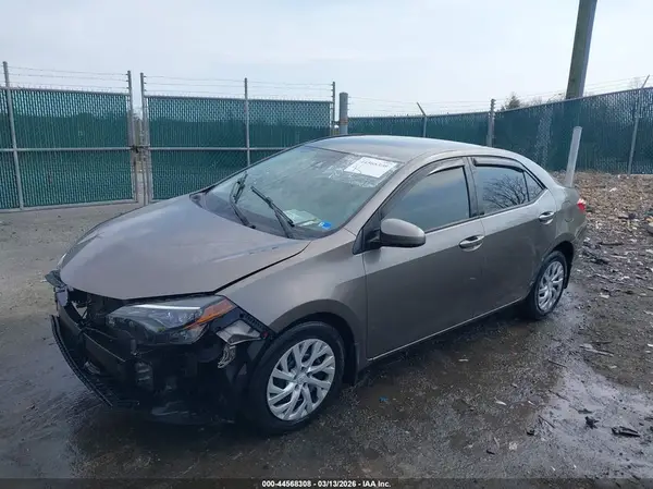 2T1BURHE3HC878072 2017 TOYOTA COROLLA - Image 2