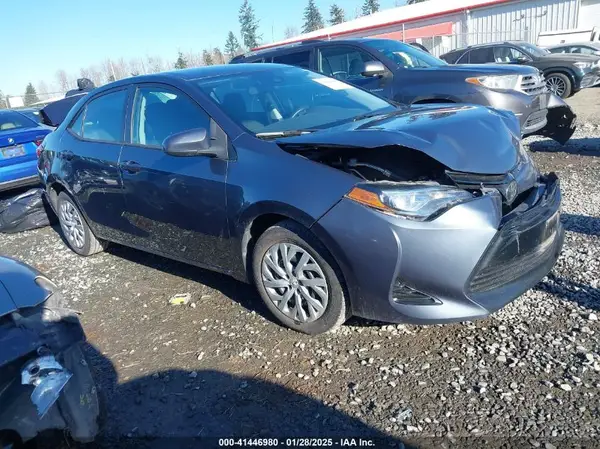 2T1BURHE3HC924824 2017 TOYOTA COROLLA - Image 1