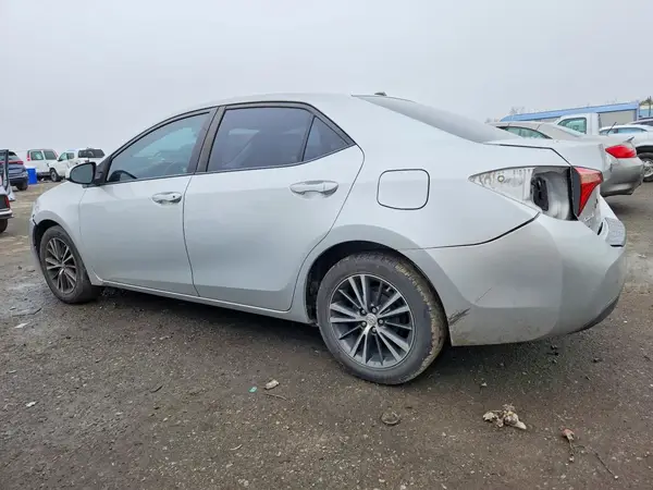 2T1BURHE3HC925777 2017 TOYOTA COROLLA - Image 2