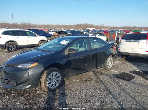 2T1BURHE3HC938982 2017 TOYOTA COROLLA - Image 2
