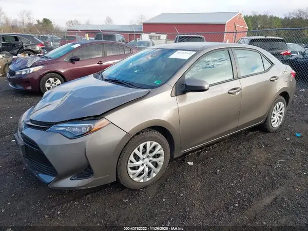 2T1BURHE3HC942952 2017 TOYOTA COROLLA - Image 2