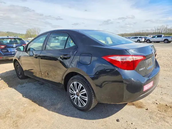 2T1BURHE3HC946645 2017 TOYOTA COROLLA - Image 2