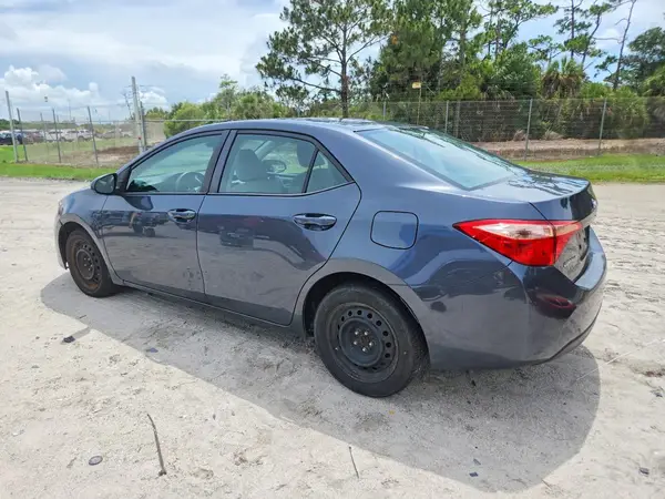 2T1BURHE3HC949237 2017 TOYOTA COROLLA - Image 2