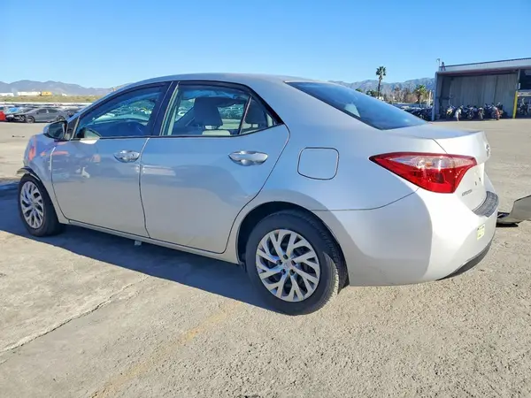2T1BURHE3HC951019 2017 TOYOTA COROLLA - Image 2