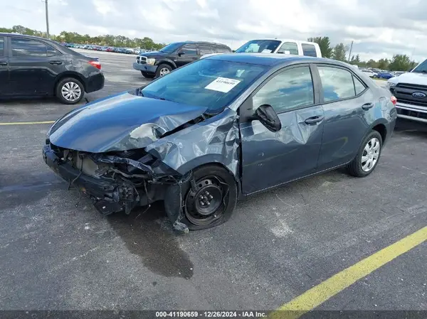 2T1BURHE3JC001488 2018 TOYOTA COROLLA - Image 2