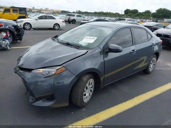 2T1BURHE3JC001619 2018 TOYOTA COROLLA - Image 2