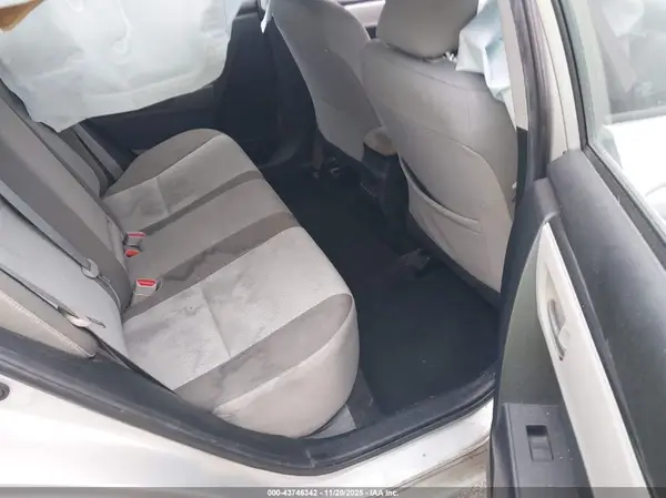 2T1BURHE3JC002270 2018 TOYOTA COROLLA - Image 8