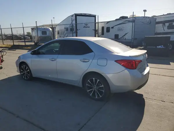 2T1BURHE3JC002673 2018 TOYOTA COROLLA - Image 2