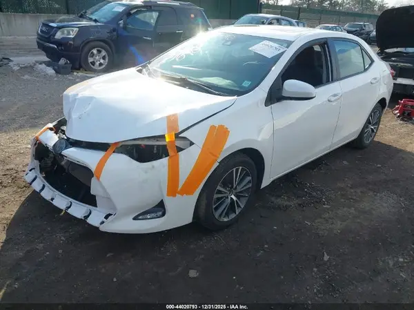 2T1BURHE3JC002771 2018 TOYOTA COROLLA - Image 2