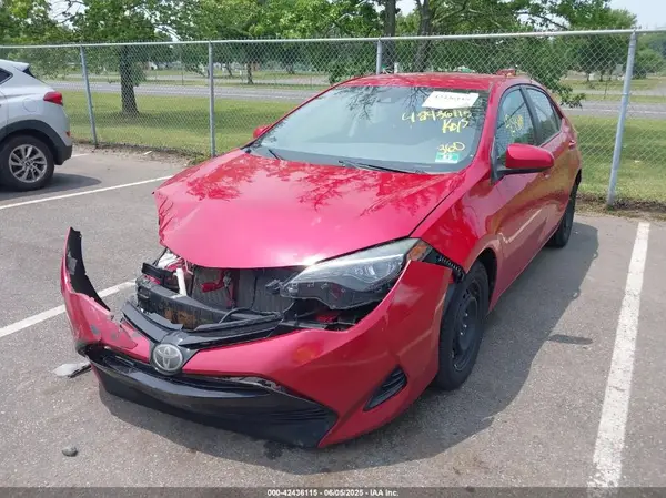 2T1BURHE3JC003418 2018 TOYOTA COROLLA - Image 2