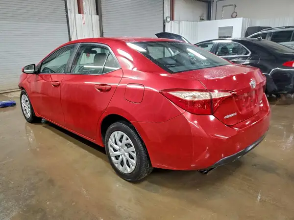 2T1BURHE3JC006318 2018 TOYOTA COROLLA - Image 2