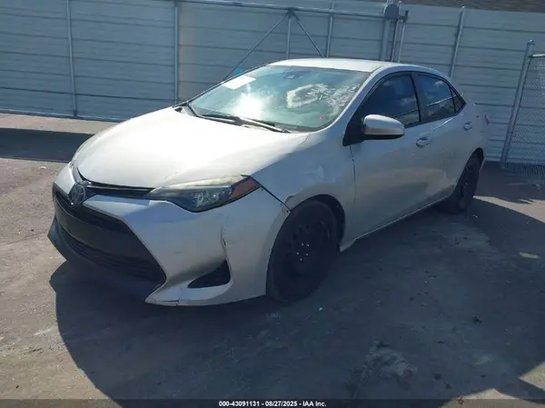 2T1BURHE3JC007131 2018 TOYOTA COROLLA - Image 2