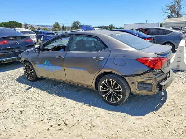 2T1BURHE3JC008201 2018 TOYOTA COROLLA - Image 2