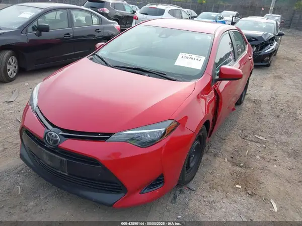 2T1BURHE3JC008487 2018 TOYOTA COROLLA - Image 2