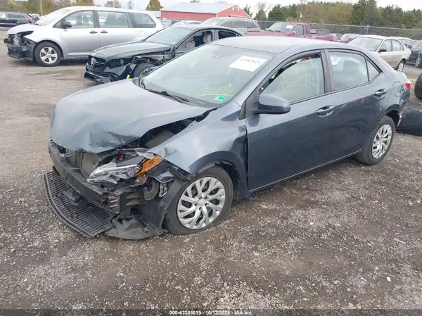 2T1BURHE3JC010076 2018 TOYOTA COROLLA - Image 2