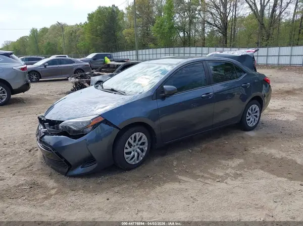 2T1BURHE3JC011227 2018 TOYOTA COROLLA - Image 2