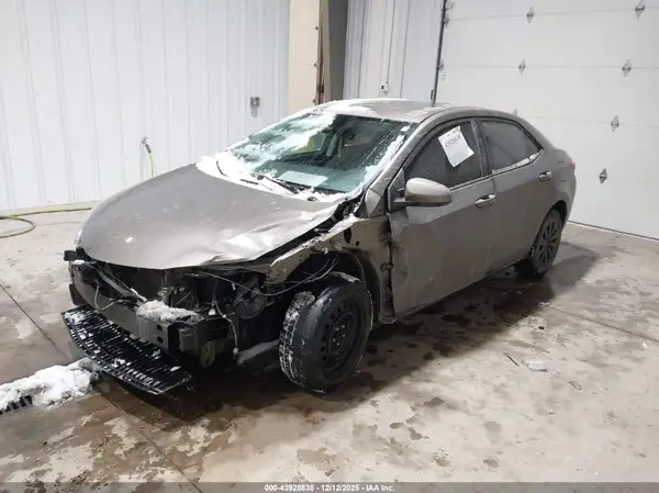 2T1BURHE3JC013494 2018 TOYOTA COROLLA - Image 2