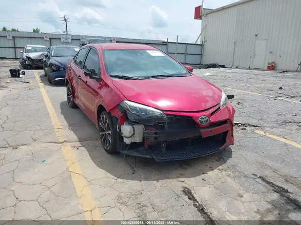 2T1BURHE3JC015570 2018 TOYOTA COROLLA - Image 1