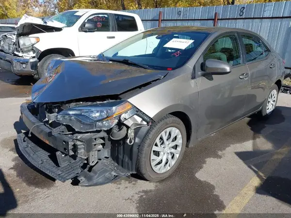 2T1BURHE3JC017402 2018 TOYOTA COROLLA - Image 2