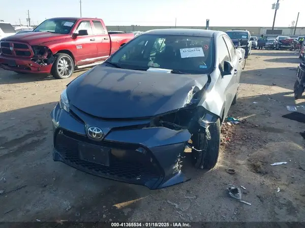 2T1BURHE3JC020199 2018 TOYOTA COROLLA - Image 2
