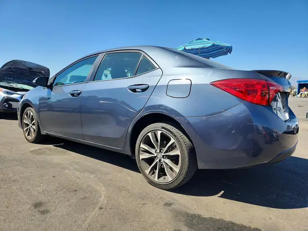 2T1BURHE3JC022731 2018 TOYOTA COROLLA - Image 2