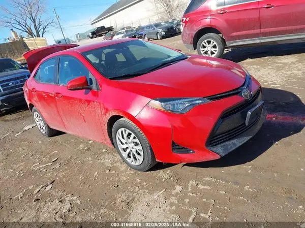 2T1BURHE3JC023457 2018 TOYOTA COROLLA - Image 1