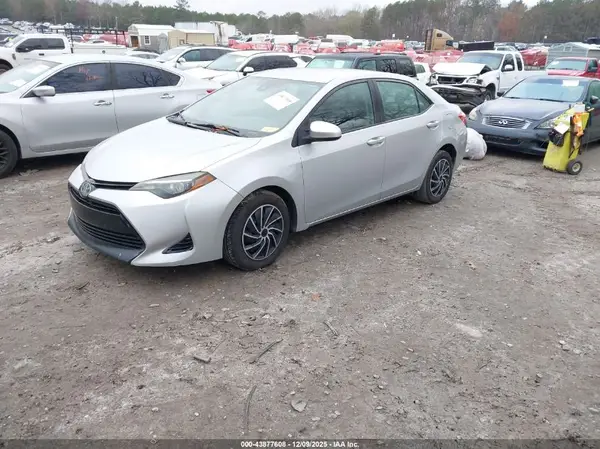 2T1BURHE3JC024396 2018 TOYOTA COROLLA - Image 2
