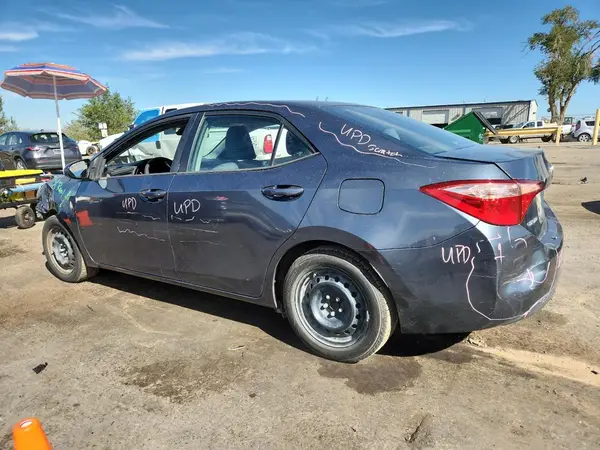 2T1BURHE3JC024401 2018 TOYOTA COROLLA - Image 2