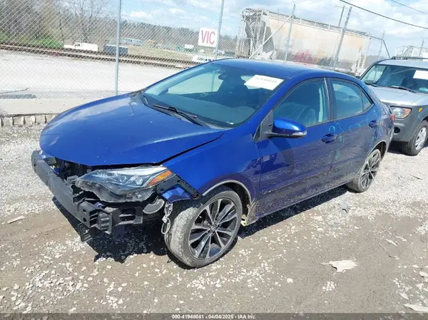 2T1BURHE3JC024494 2018 TOYOTA COROLLA - Image 2