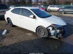 2T1BURHE3JC027136 2018 TOYOTA COROLLA