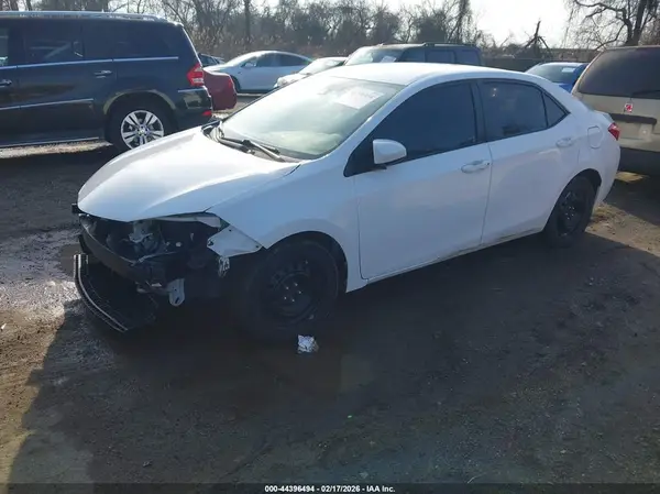 2T1BURHE3JC027136 2018 TOYOTA COROLLA - Image 2