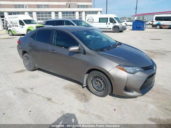 2T1BURHE3JC028044 2018 TOYOTA COROLLA - Image 1