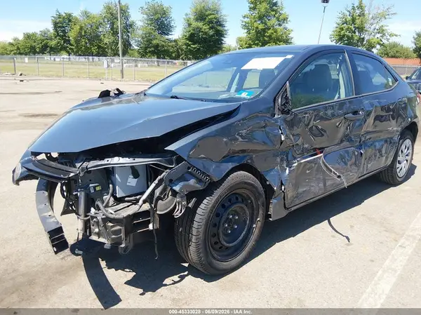 2T1BURHE3JC028786 2018 TOYOTA COROLLA - Image 2