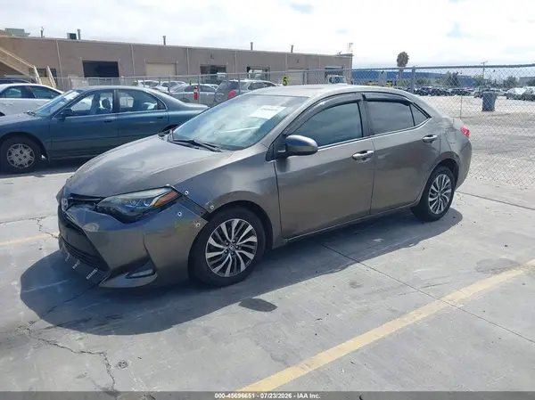 2T1BURHE3JC029484 2018 TOYOTA COROLLA - Image 2